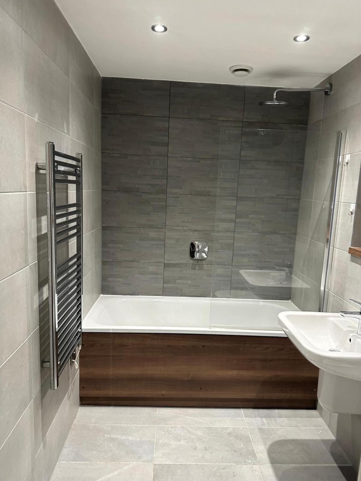 Apartment 2 Bed Spacious Flat - Canal View *